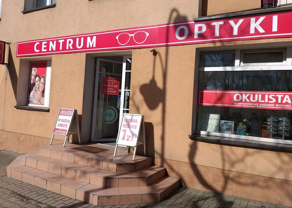 Wejście do salonu optycznego - optyk Olecko.